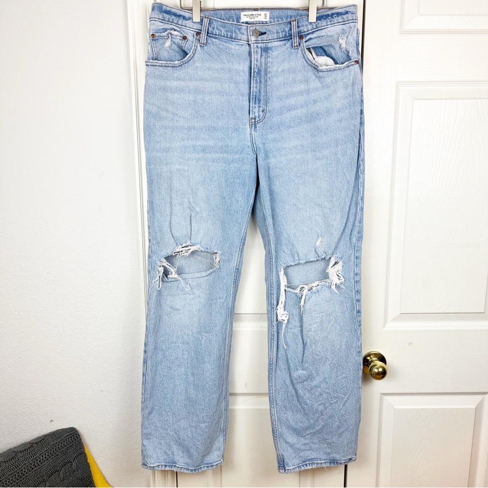 Abercrombie and Fitch the 90’s Relaxed High Rise Jean